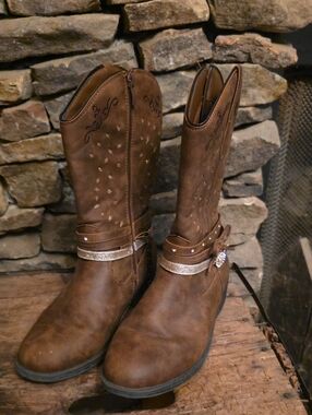 Girls' Brown Mid-Calf Decorative Buckle Boots